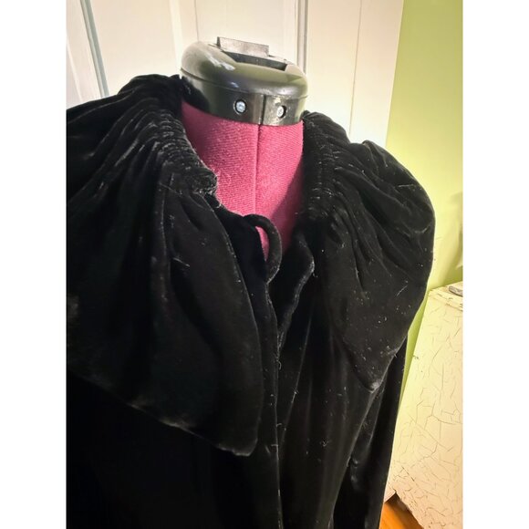 Antique 1920s Silky Velvet Black Opera Coat/Robe Puffed Collar/Sleeves - Picture 11 of 16